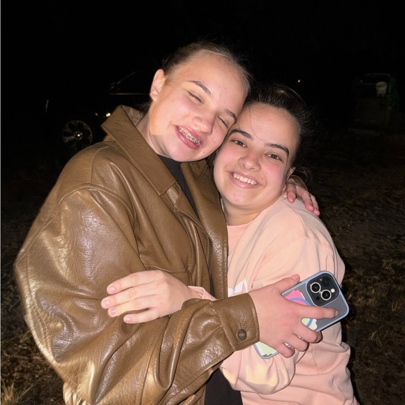 Meet your Posher, Emily - Picture 4 of 10